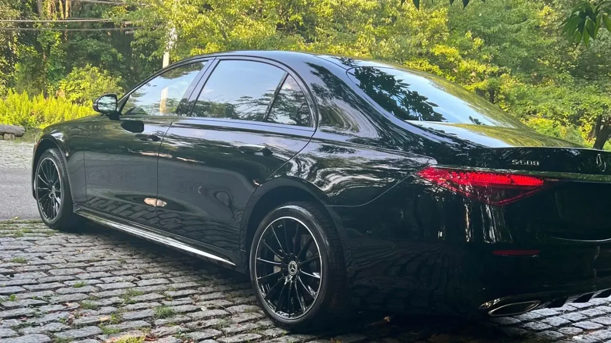 Mercedes Sedan Limo