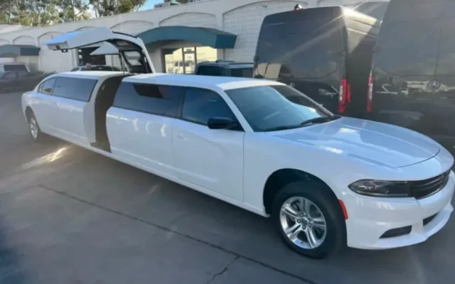 DOSGE CHARGER 2024 STRETCH1