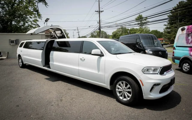 Stretch Limo White